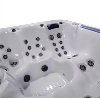 Wellis X8 Spa medence WM00833