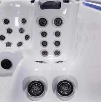 Wellis X8 Spa medence WM00833